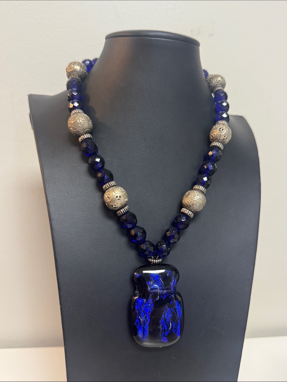 STERLING SILVER GLASS NECKLACE